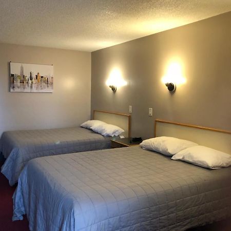 Voyageur Motel Thunder Bay Exterior photo