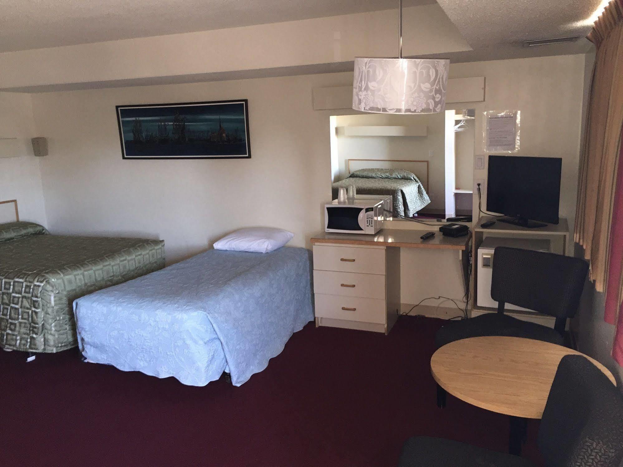 Voyageur Motel Thunder Bay Exterior photo