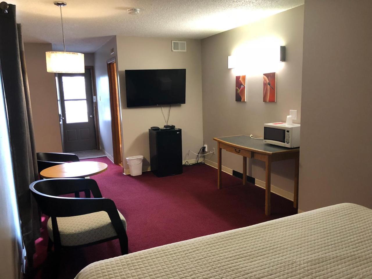 Voyageur Motel Thunder Bay Exterior photo
