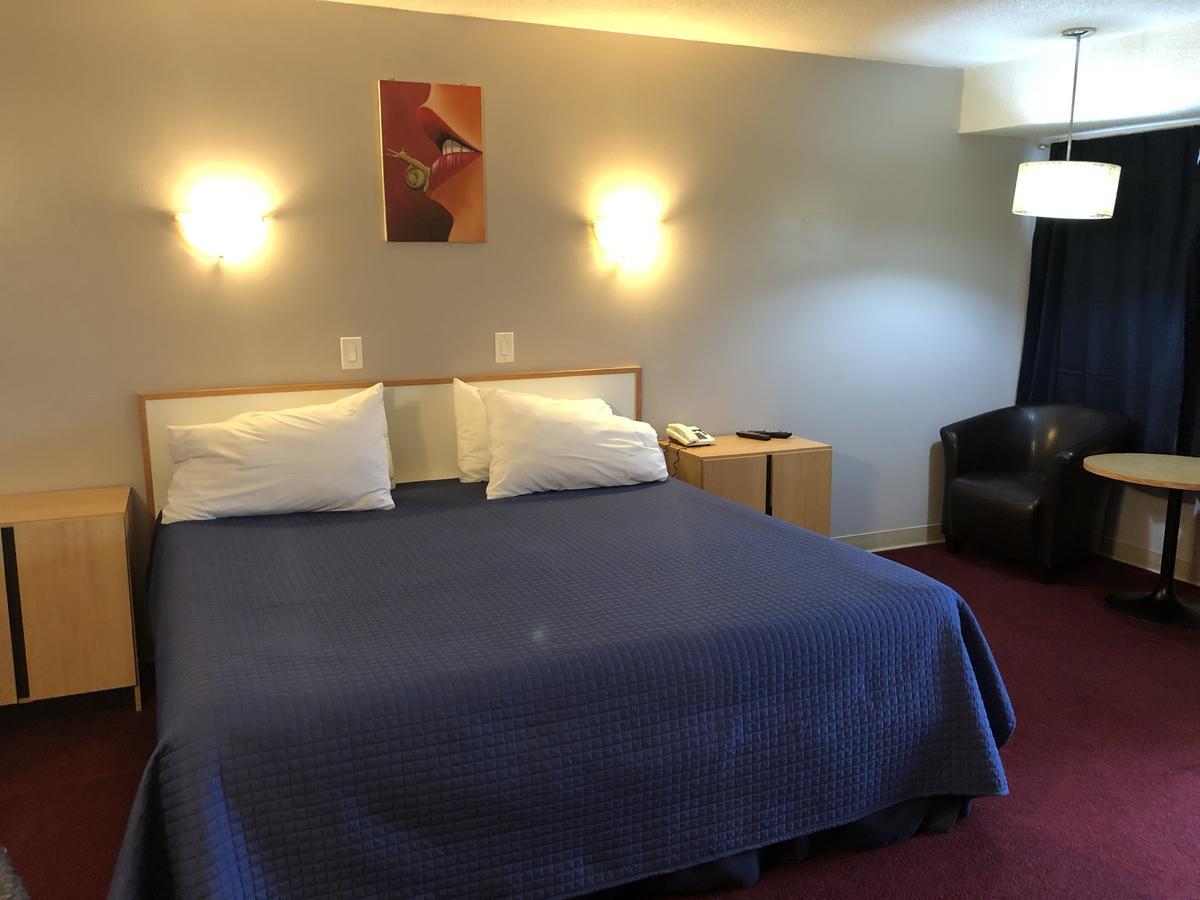 Voyageur Motel Thunder Bay Exterior photo