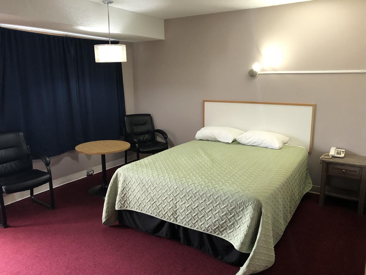 Voyageur Motel Thunder Bay Exterior photo