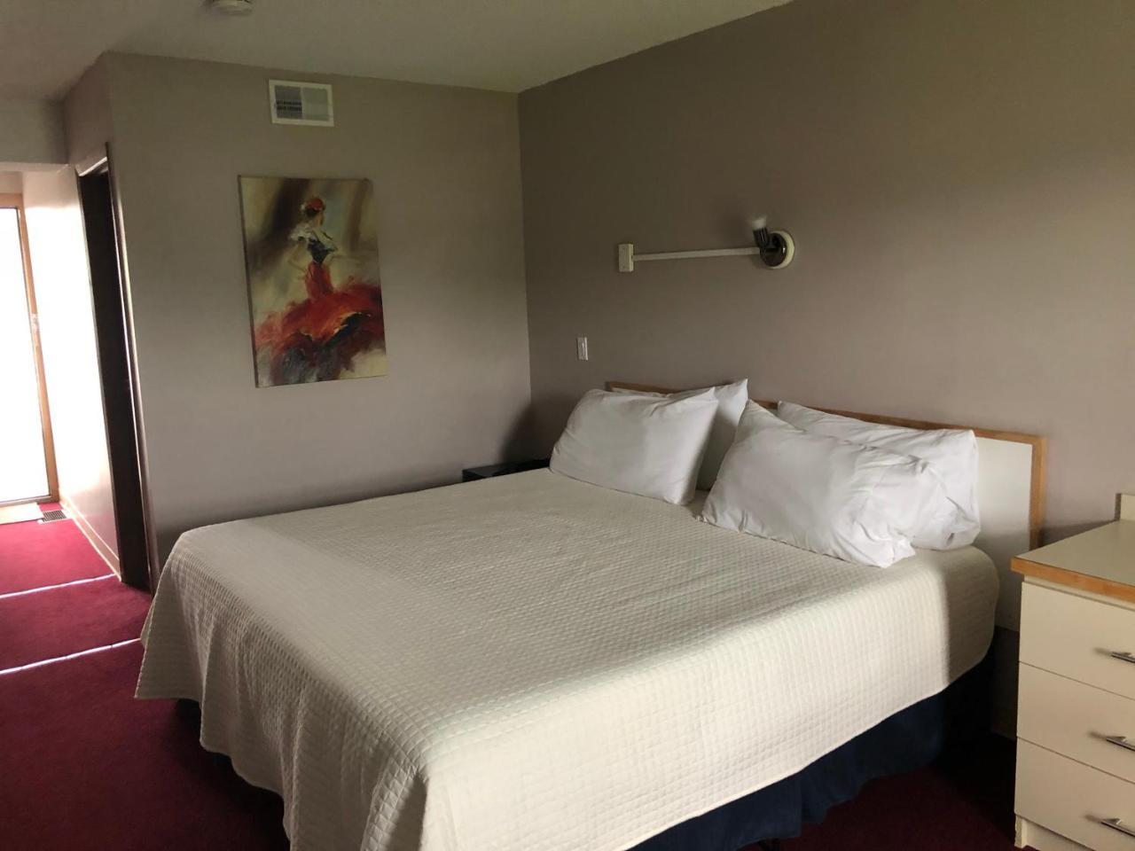 Voyageur Motel Thunder Bay Exterior photo